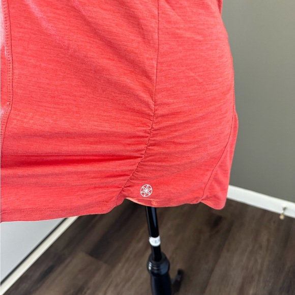 3/$15 🤗 Gaiam yoga top. orange color. Keyhole in back. Gathers on side. Sz XXL - Picture 3 of 5